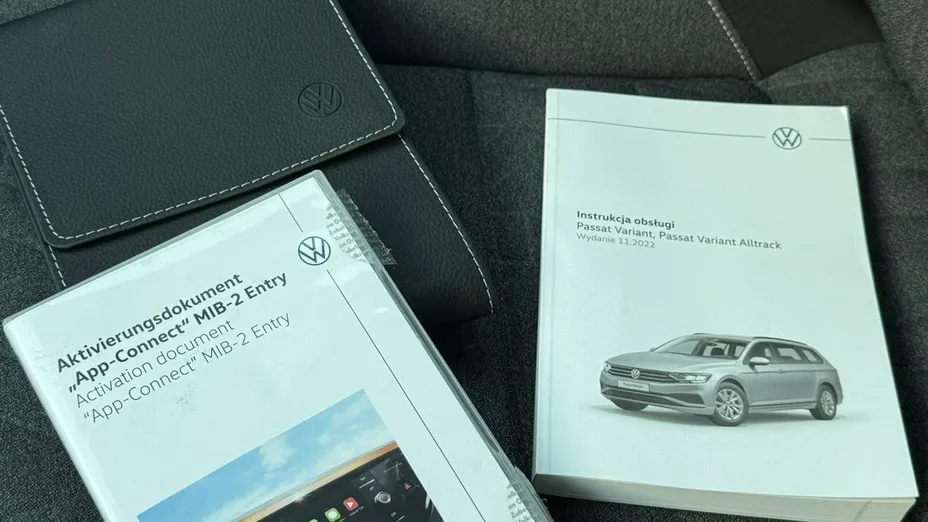 VOLKSWAGEN Passat -