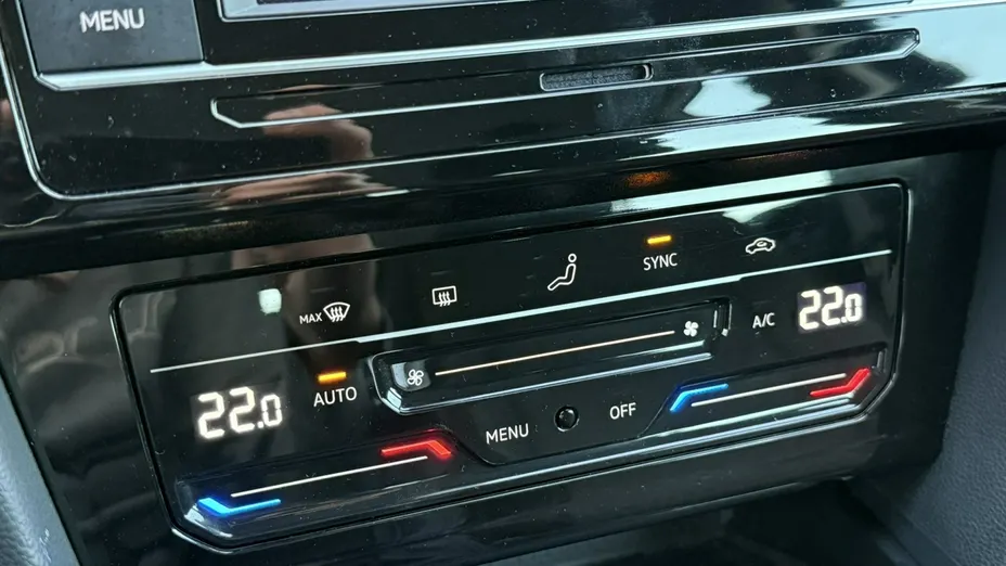 VOLKSWAGEN Passat -