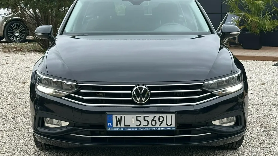 VOLKSWAGEN Passat -