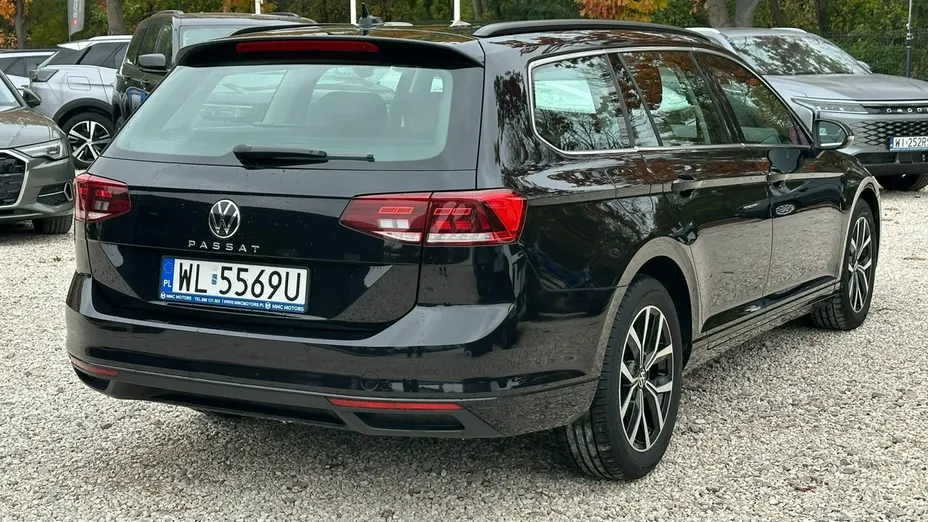 VOLKSWAGEN Passat -