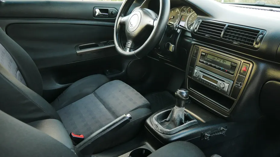 VOLKSWAGEN Passat -