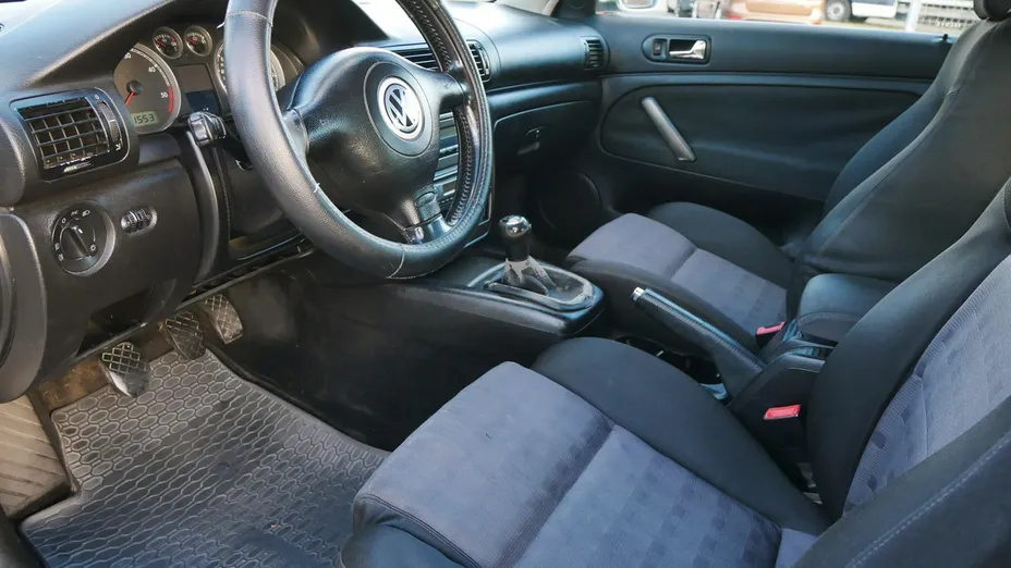 VOLKSWAGEN Passat -