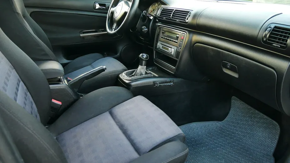 VOLKSWAGEN Passat -
