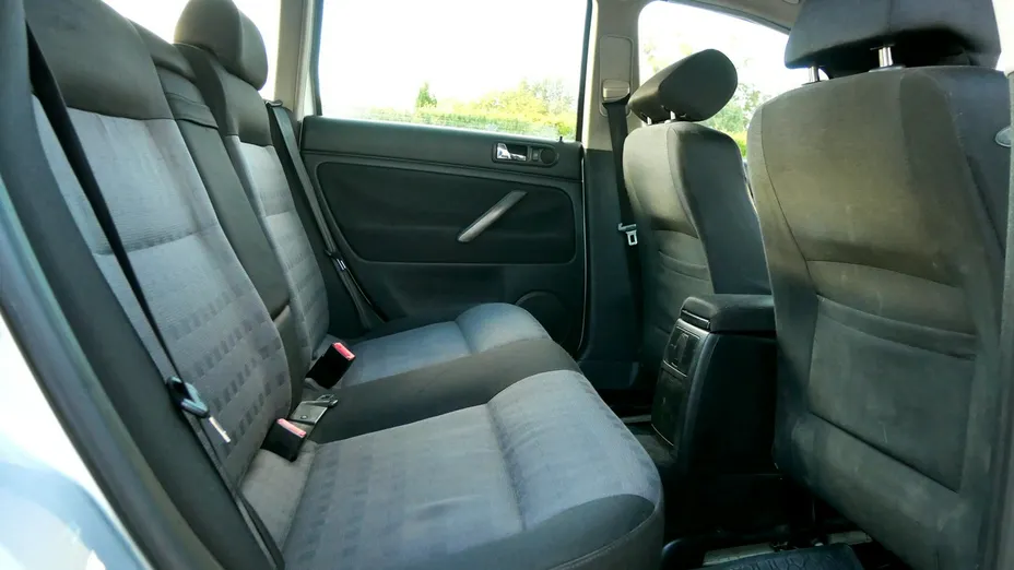 VOLKSWAGEN Passat -