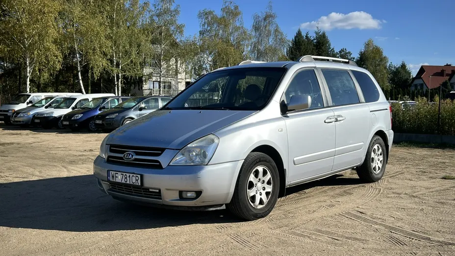 KIA Carnival -