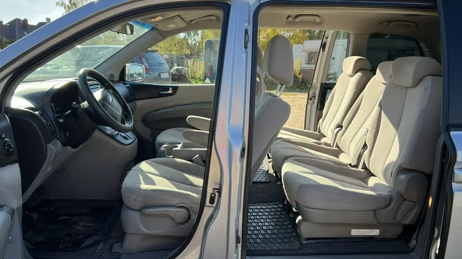 KIA Carnival -