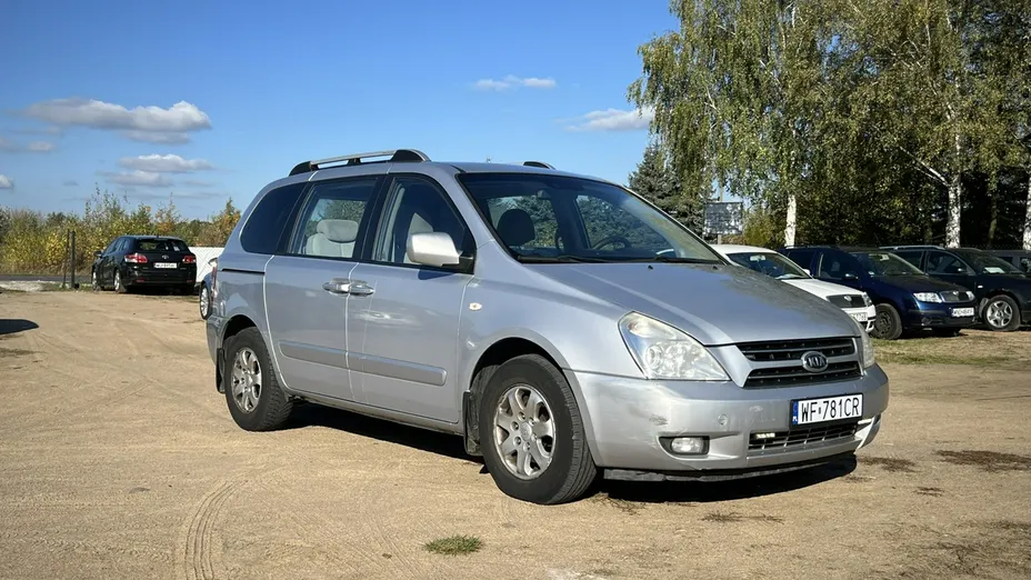 KIA Carnival -