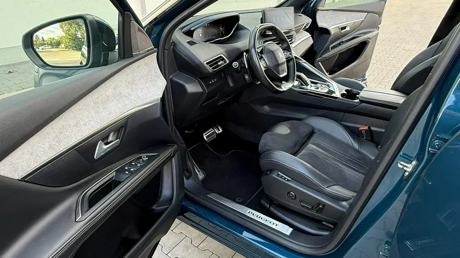 PEUGEOT 5008 -