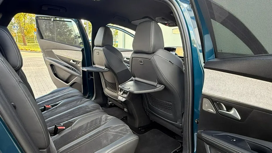 PEUGEOT 5008 -