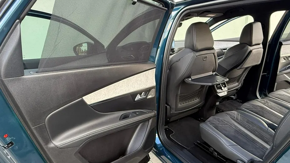 PEUGEOT 5008 -