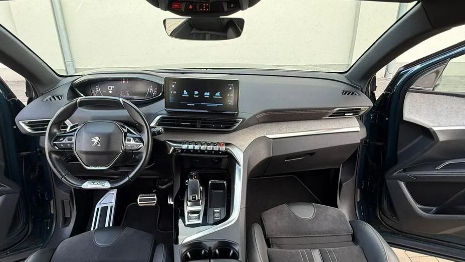 PEUGEOT 5008 -