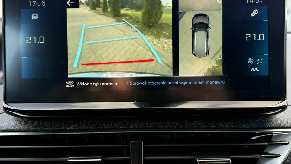PEUGEOT 5008 -