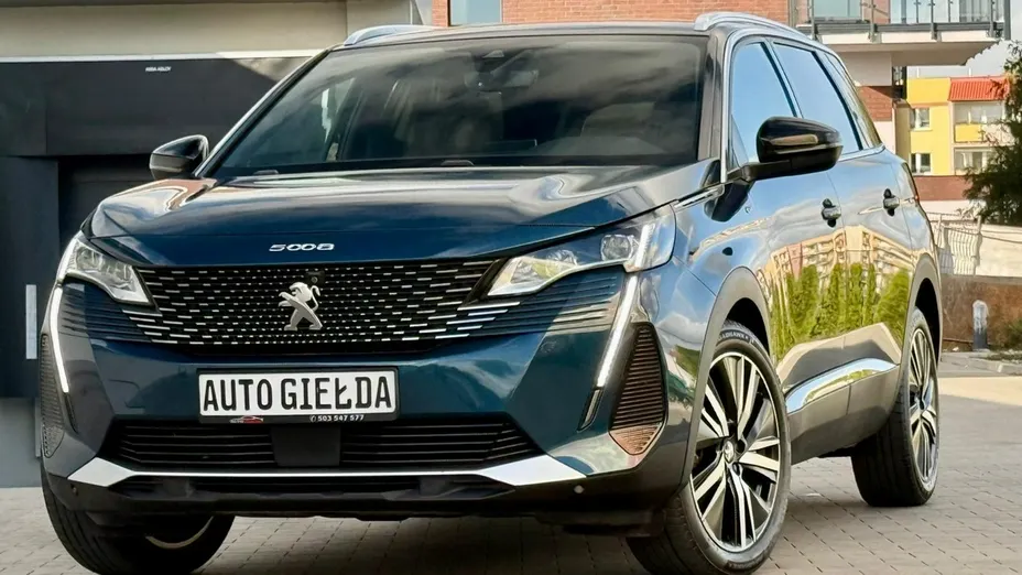 PEUGEOT 5008 -