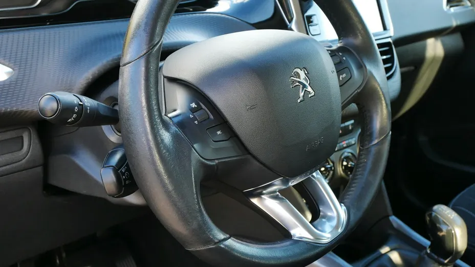 PEUGEOT 2008 -