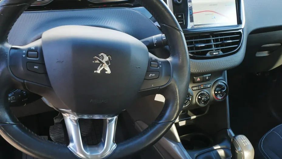 PEUGEOT 2008 -