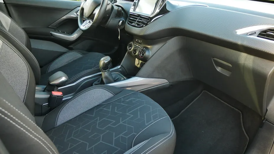 PEUGEOT 2008 -