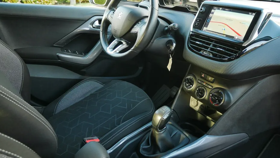 PEUGEOT 2008 -