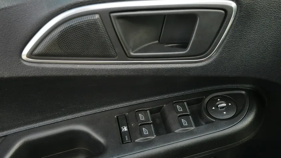 FORD B-MAX -