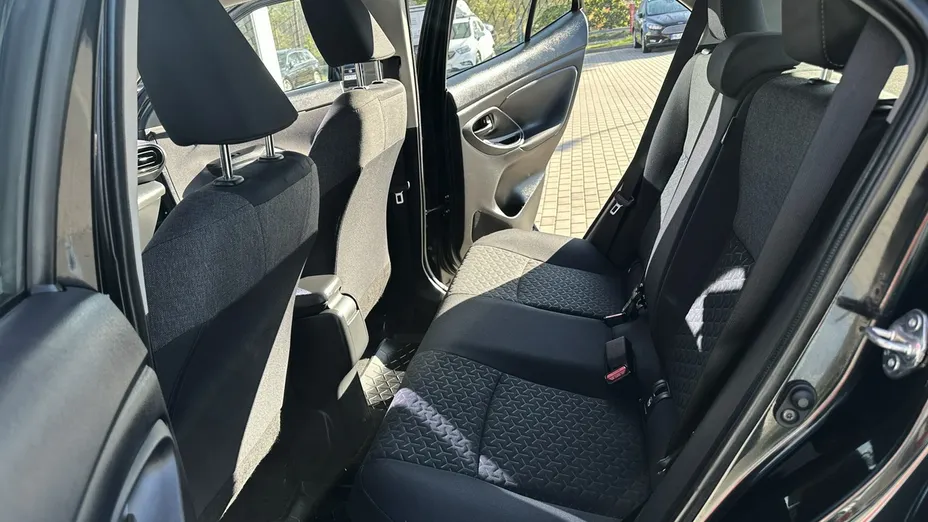 TOYOTA Yaris Cross -