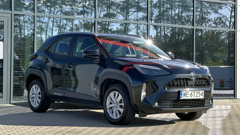 TOYOTA Yaris Cross -