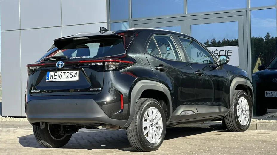 TOYOTA Yaris Cross -