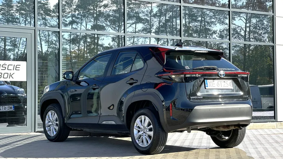 TOYOTA Yaris Cross -