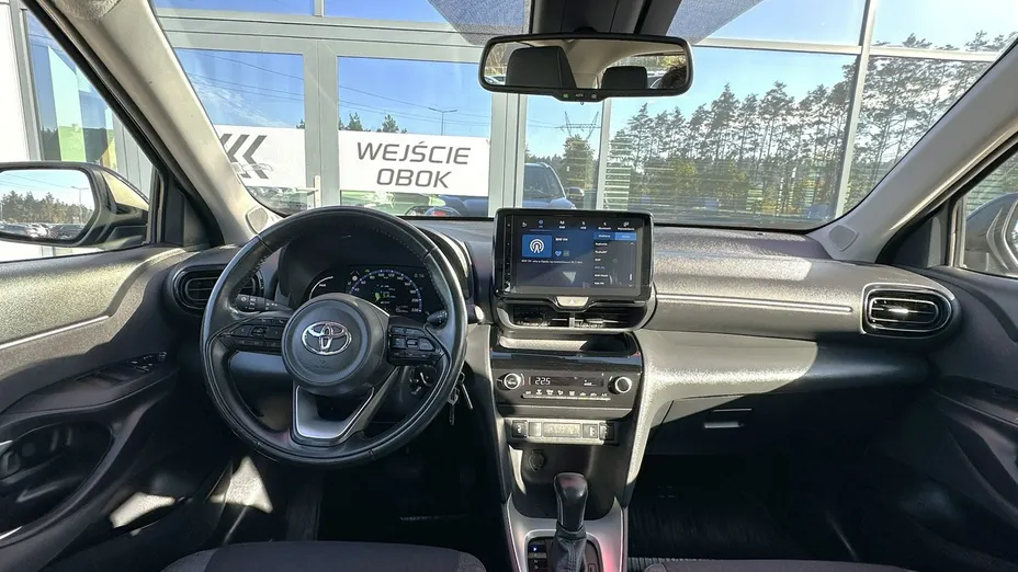 TOYOTA Yaris Cross -