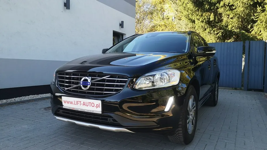 VOLVO XC60 -