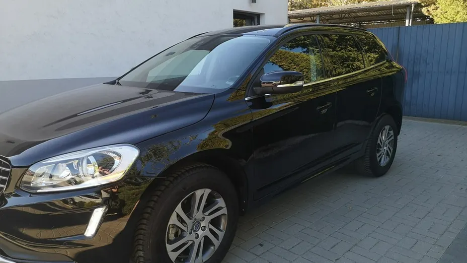 VOLVO XC60 -