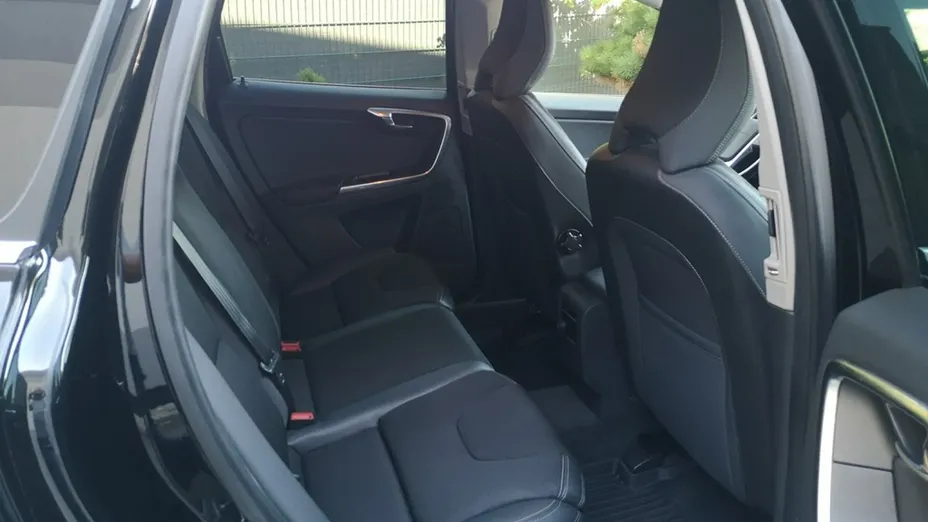 VOLVO XC60 -
