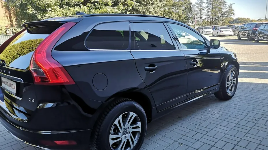 VOLVO XC60 -