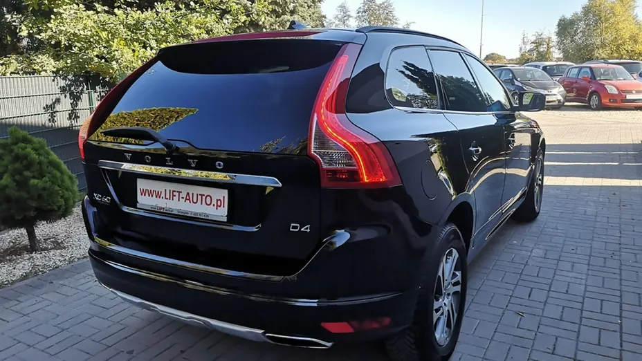 VOLVO XC60 -