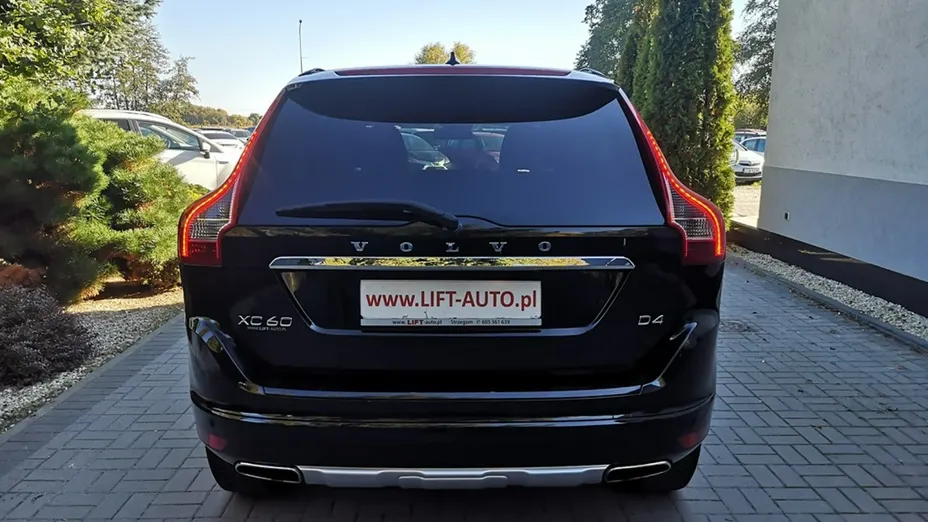 VOLVO XC60 -