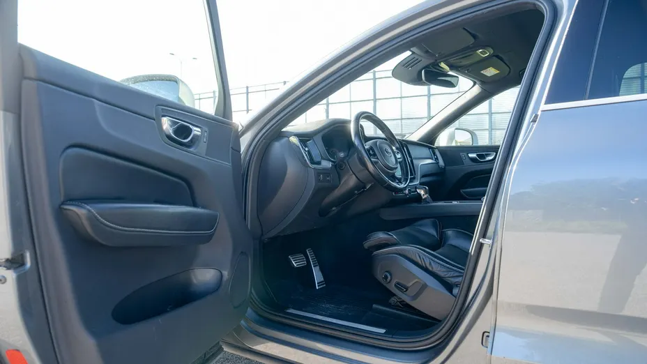 VOLVO XC60 -