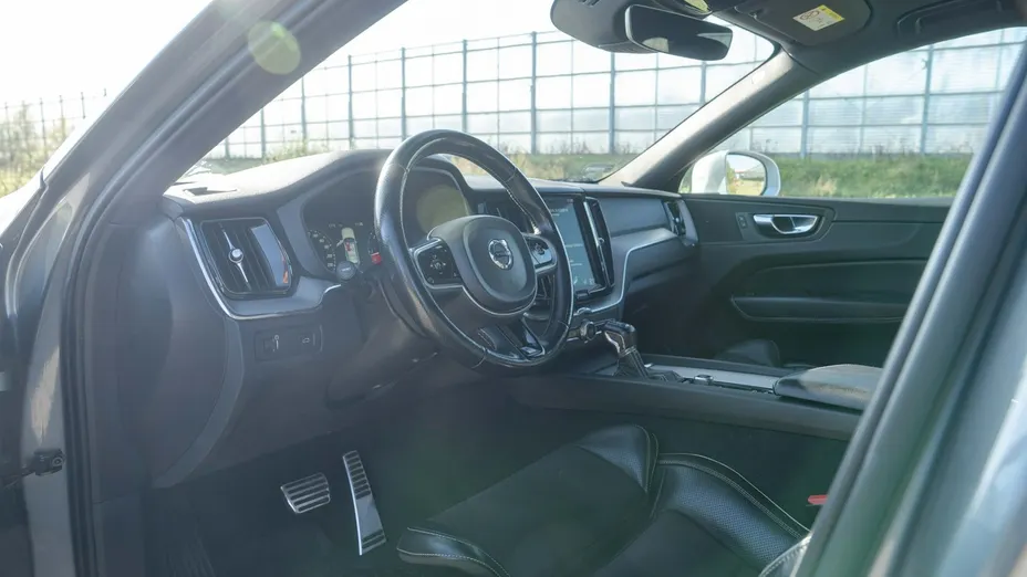 VOLVO XC60 -