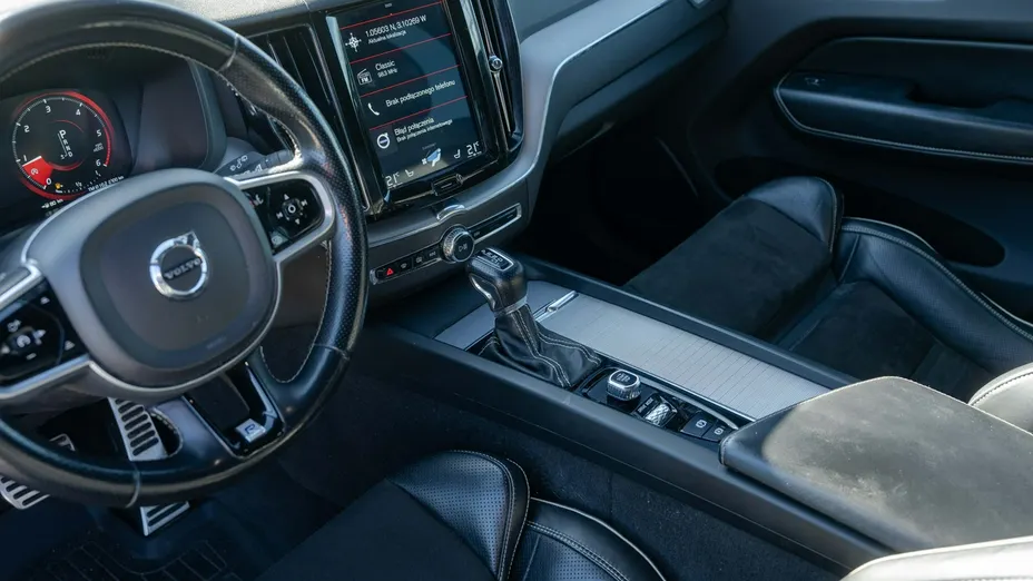 VOLVO XC60 -