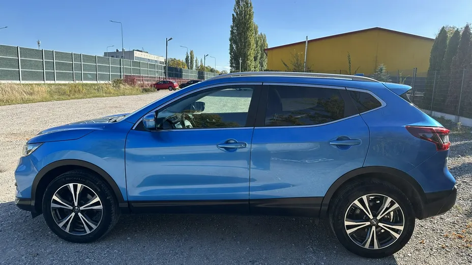 NISSAN Qashqai -
