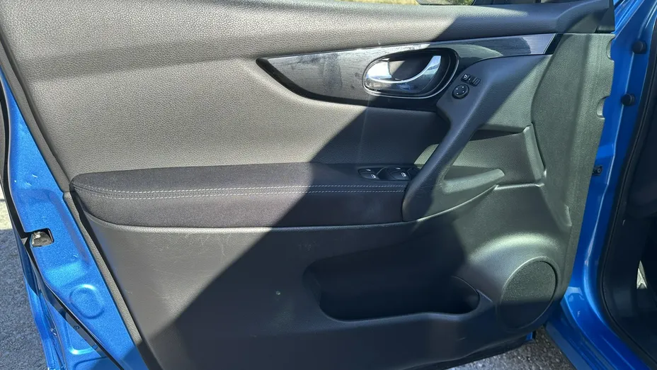 NISSAN Qashqai -