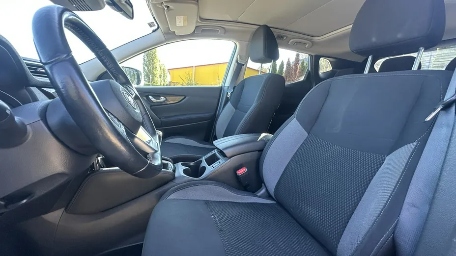 NISSAN Qashqai -