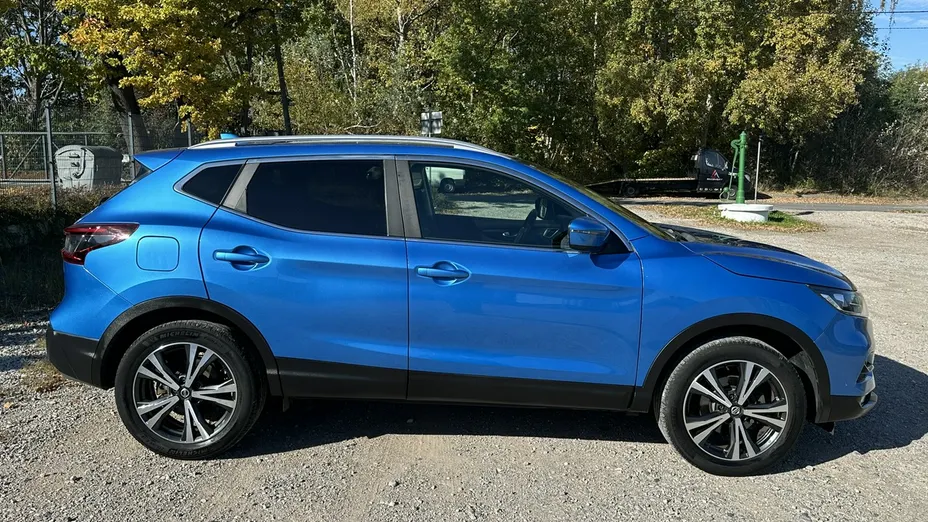 NISSAN Qashqai -