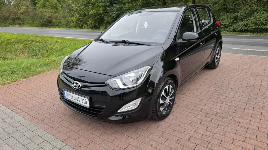 HYUNDAI i20 -