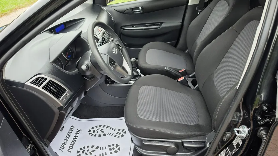 HYUNDAI i20 -
