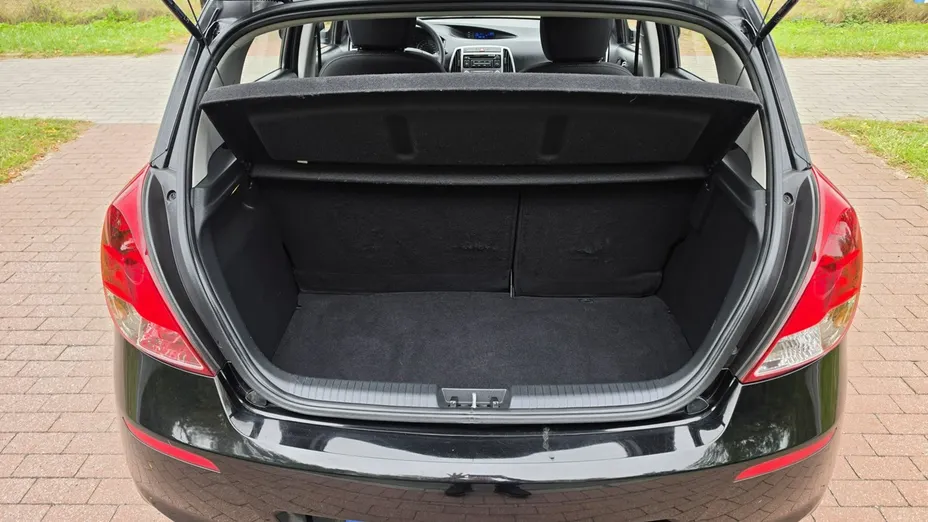 HYUNDAI i20 -