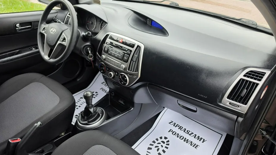 HYUNDAI i20 -