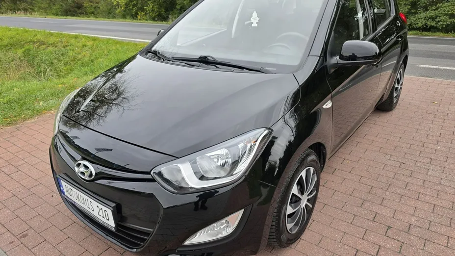 HYUNDAI i20 -