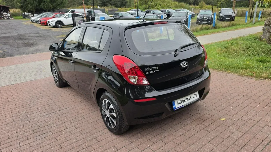 HYUNDAI i20 -