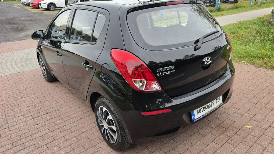 HYUNDAI i20 -