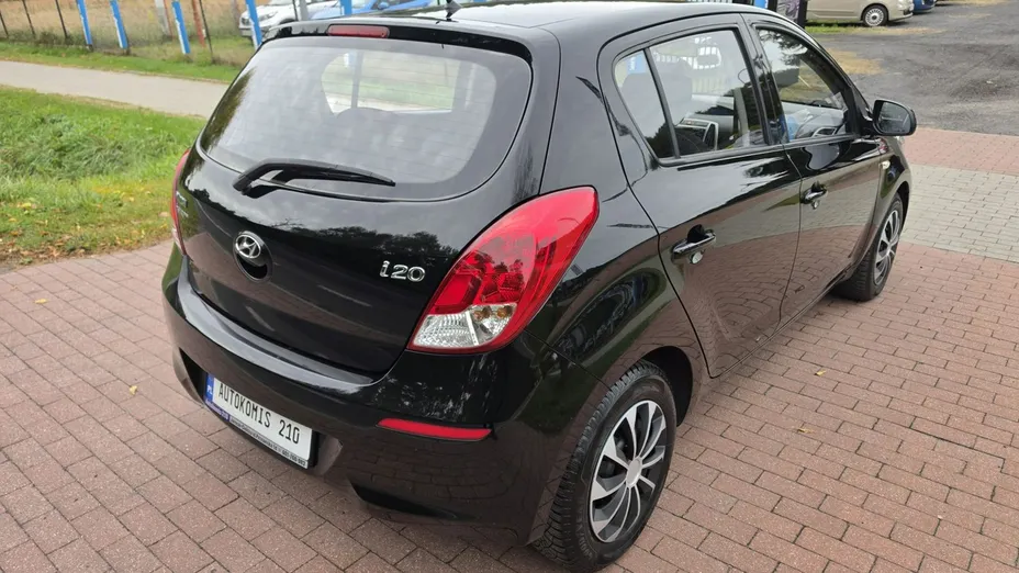 HYUNDAI i20 -
