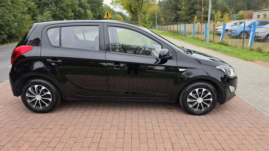 HYUNDAI i20 -