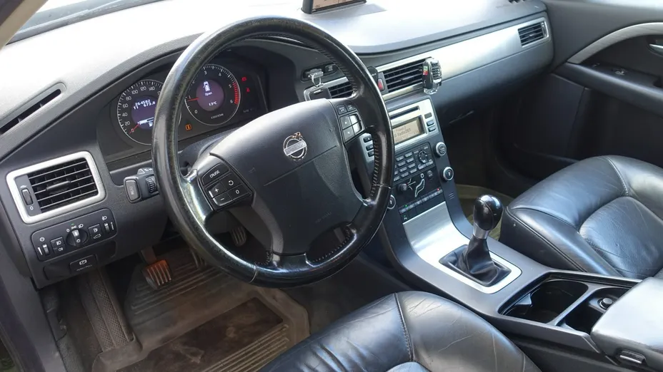 VOLVO V70 -